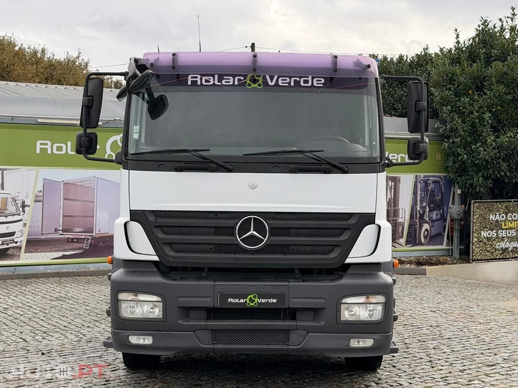 Mercedes-Benz 280 ESTRADO DE 8700 mm