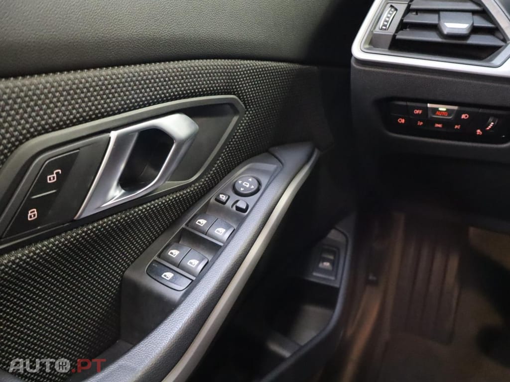 BMW 320 d Auto