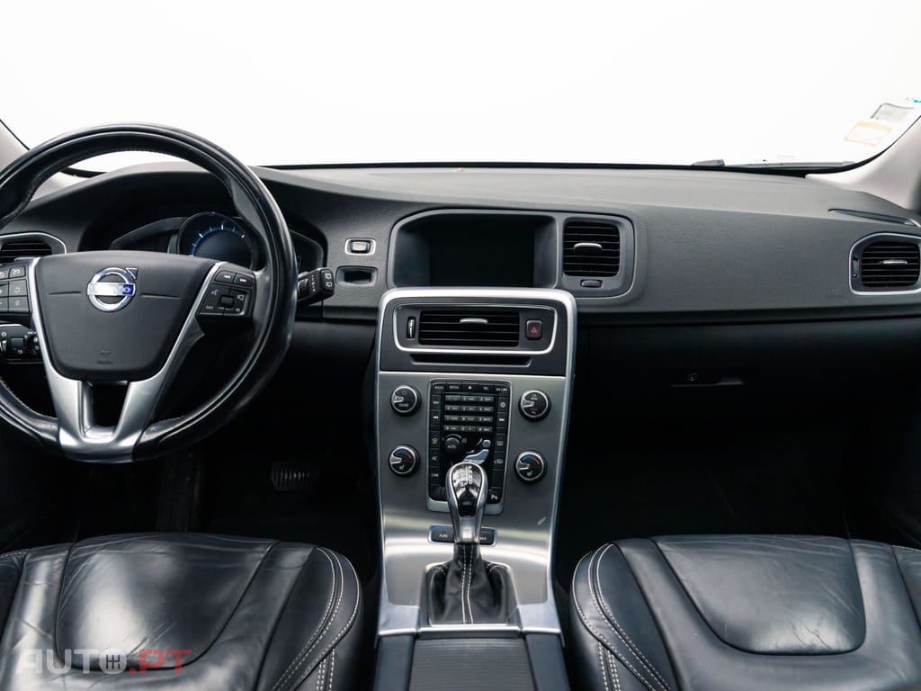 Volvo V60 2.4 D6 Momentum AWD Phev