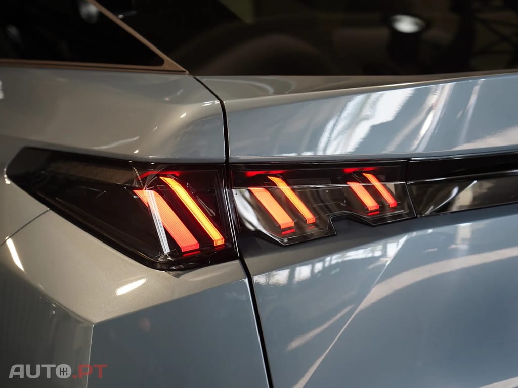 Peugeot 3008 1.2 Hybrid Allure e-DCS6