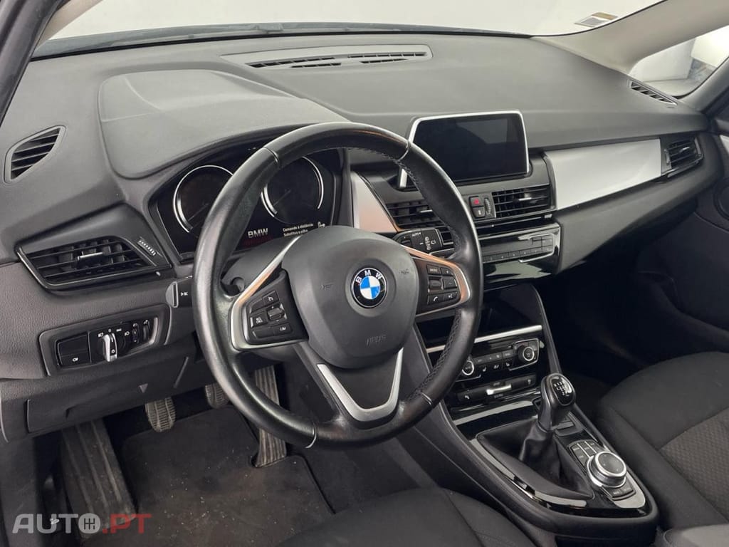 BMW 216 i 7L Advantage
