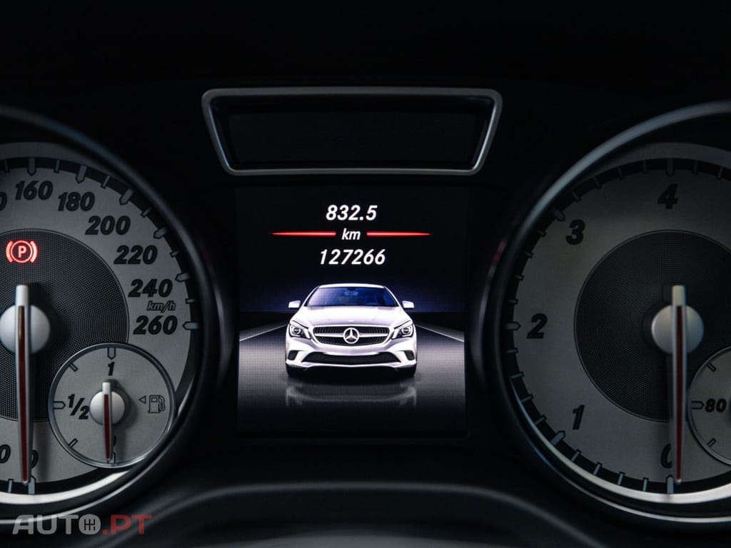 Mercedes-Benz CLA 200 (CDI) d Orange Art Edition
