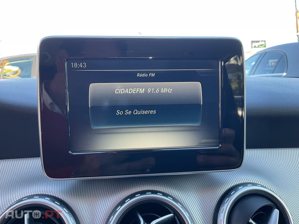 Mercedes-Benz GLA 180 d