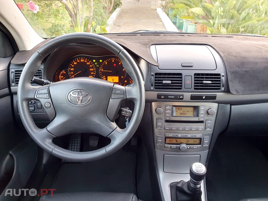 Toyota Avensis 2.0 D-4D Sol