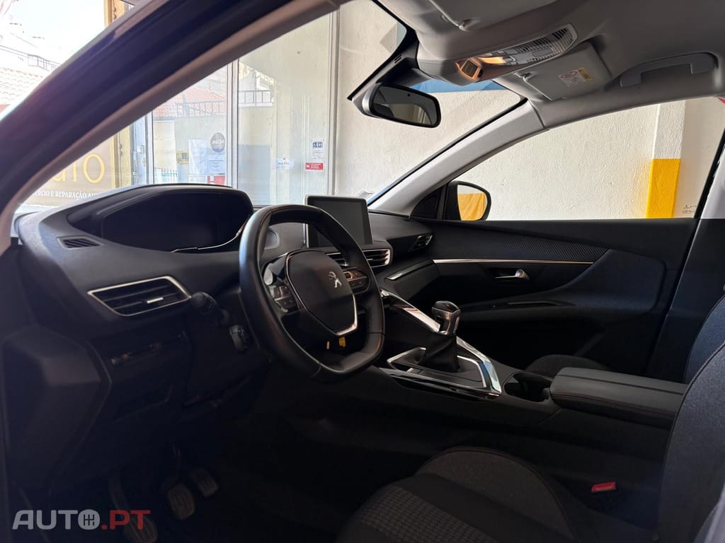 Peugeot 3008 1.5 BlueHDi Active