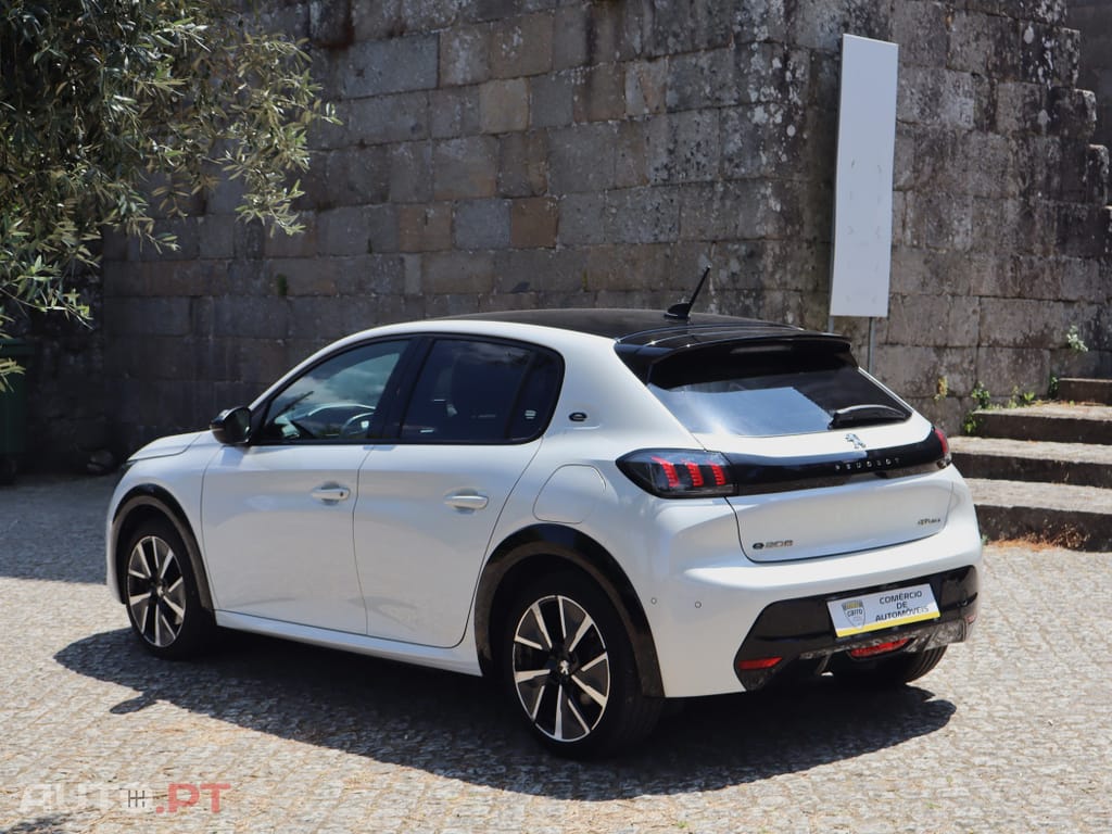 Peugeot E-208 50 kWh GT Line