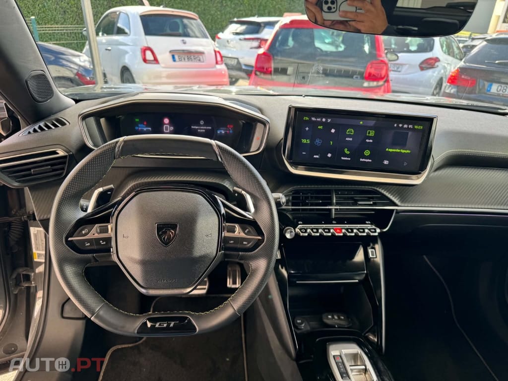 Peugeot 2008 1.2 PureTech GT EAT8