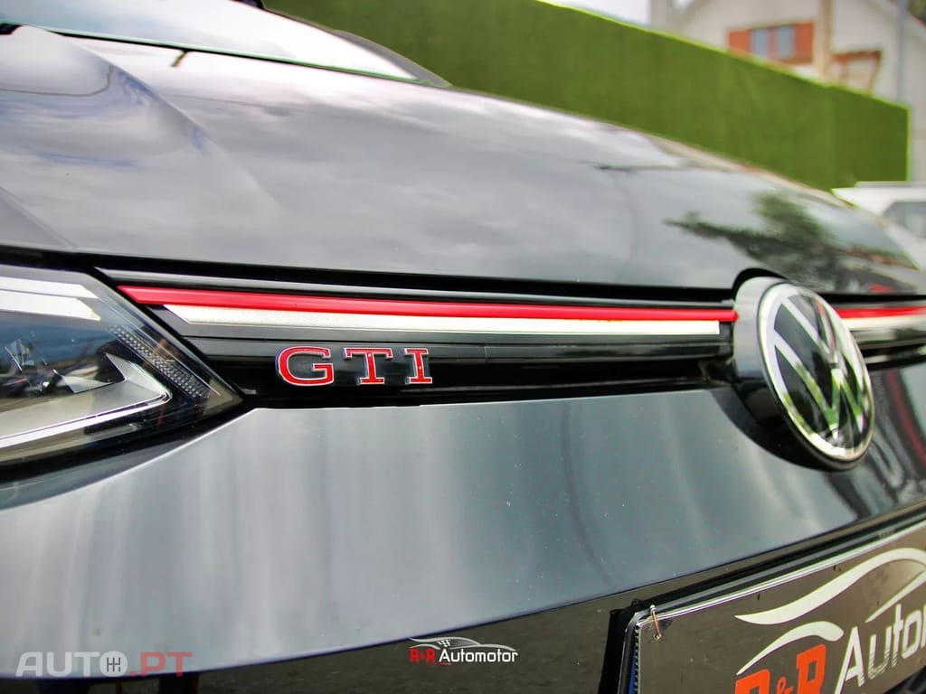Volkswagen Golf 2.0 TSI GTI DSG Performance