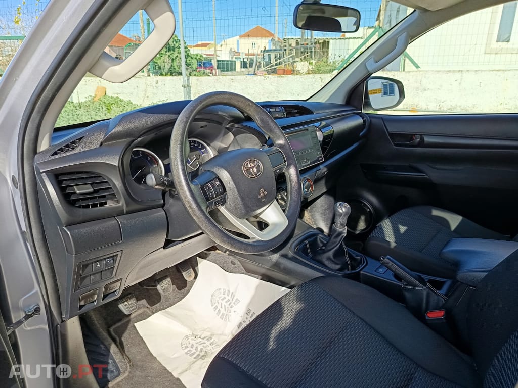 Toyota Hilux 2.4 D-4D 4WD Challenge