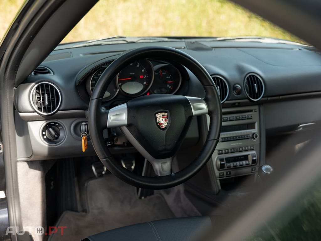 Porsche Cayman 2.7
