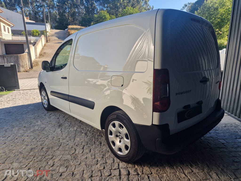 Peugeot Partner 1.6 HDI 3LUG GPS PREMIUIM (FULL EXTRAS)