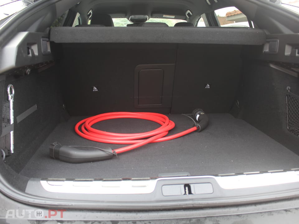Peugeot 408 GT 58 kWh