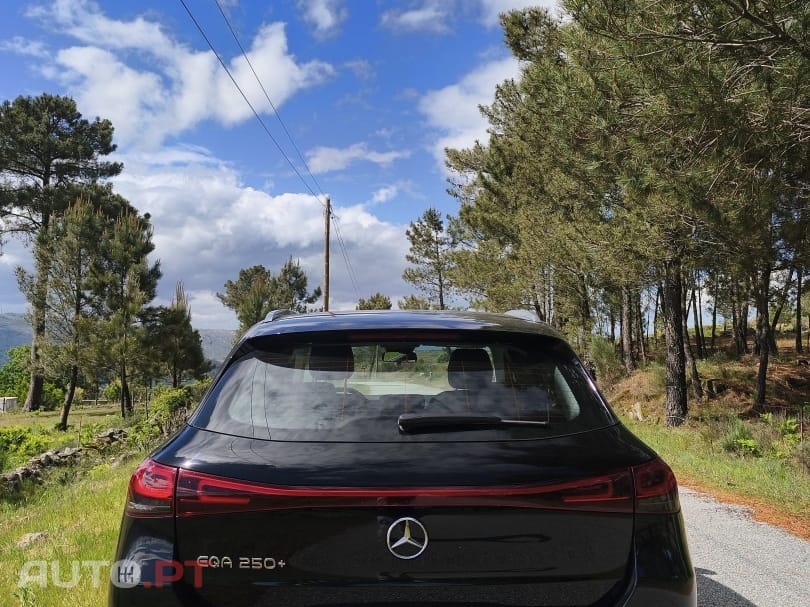 Mercedes-Benz EQA 250+ Progressive — fotografia 5