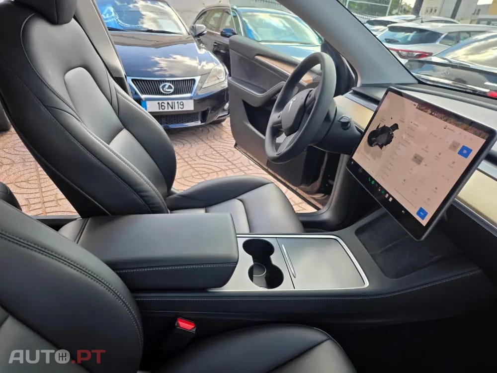 Tesla Model Y RWD