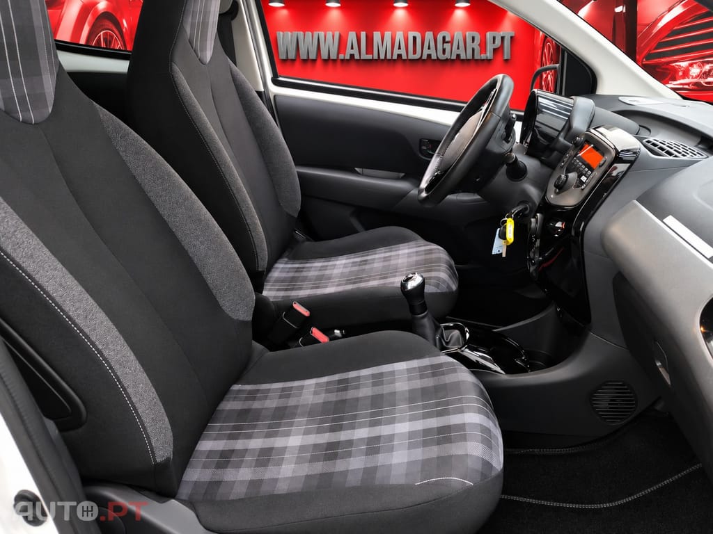 Peugeot 108 1.0 VTi Style