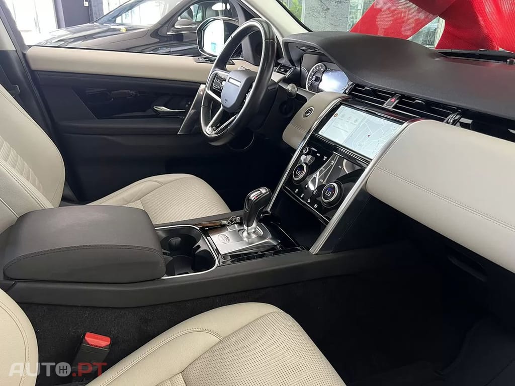 Land Rover Discovery Sport 1.5 I3 P300e AWD Dynamic SE