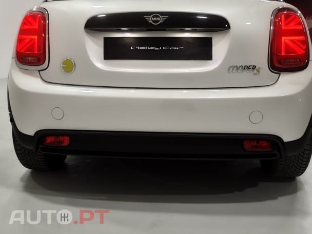 MINI Cooper Cooper SE Premium Essential