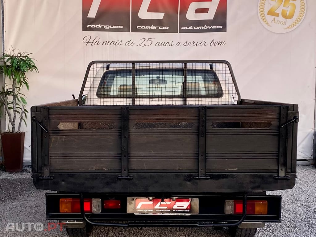 Toyota Hilux 2.5 D-4D 2WD CE PM+AC