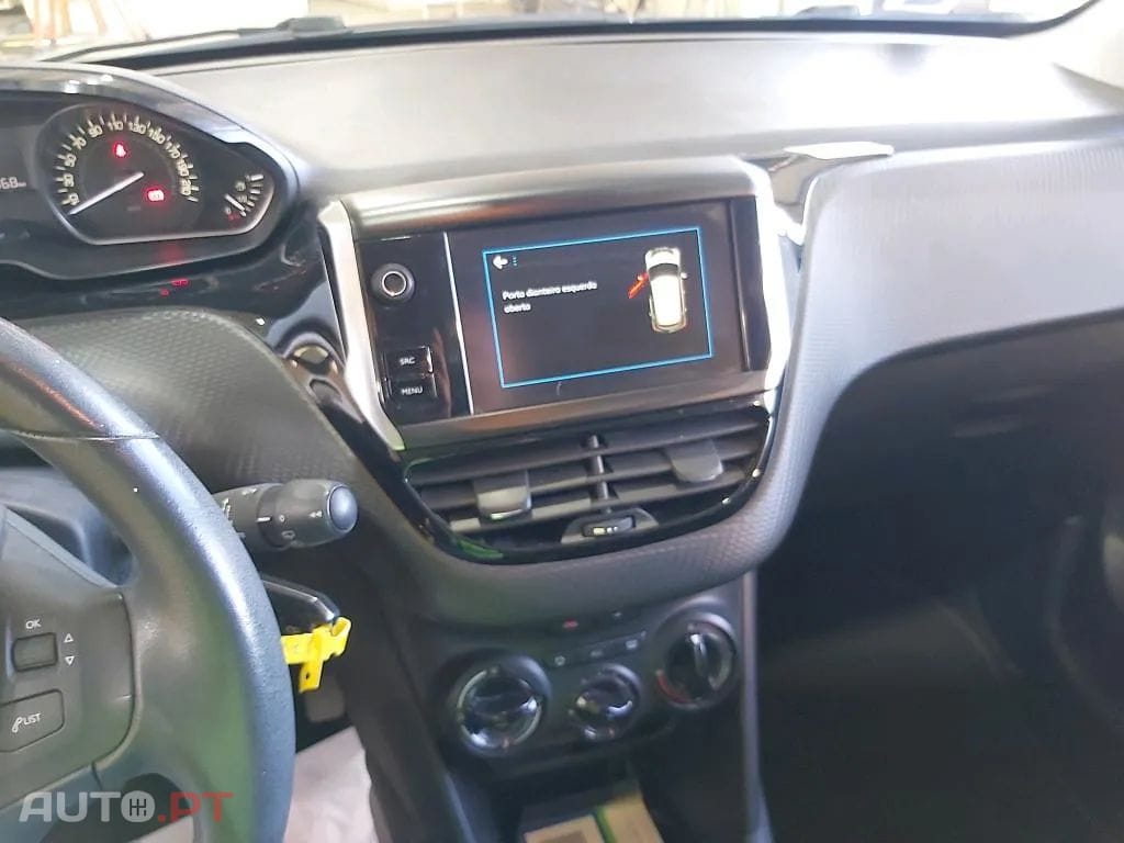 Peugeot 208 1.2 PureTech Signature