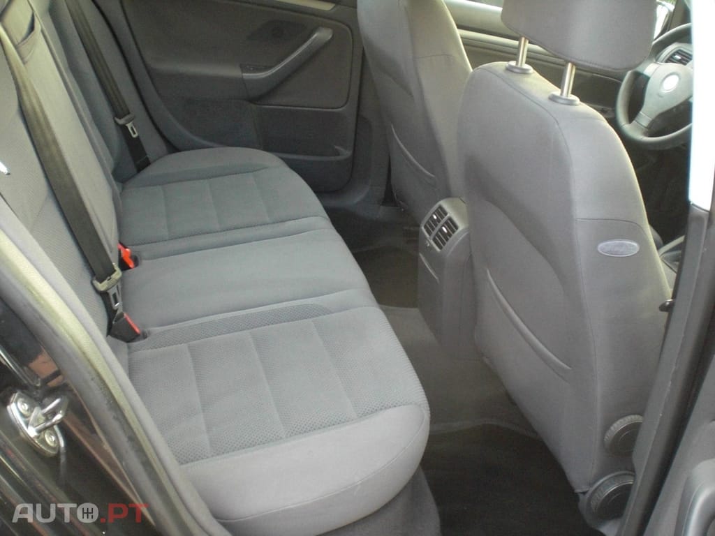 Volkswagen Golf 1.4 FSi Confortline
