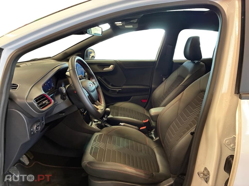 Ford Puma 1.0 Flexifuel mHEV ST-Line x