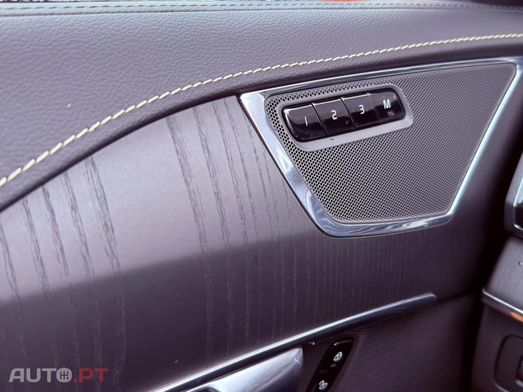 Volvo XC90 2.0 T8 PHEV Inscription Expression AWD