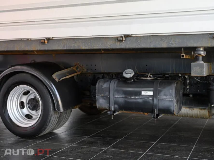 Mitsubishi Canter 3C13 c/ bascula