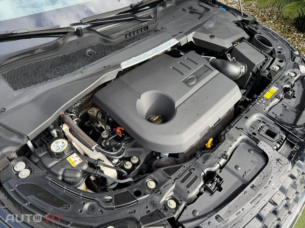 Land Rover Evoque 1.5 P300e AWD R-Dynamic S Auto