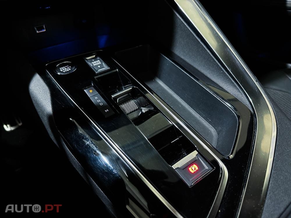 Peugeot 5008 Hybrid 136 e-DSC GT