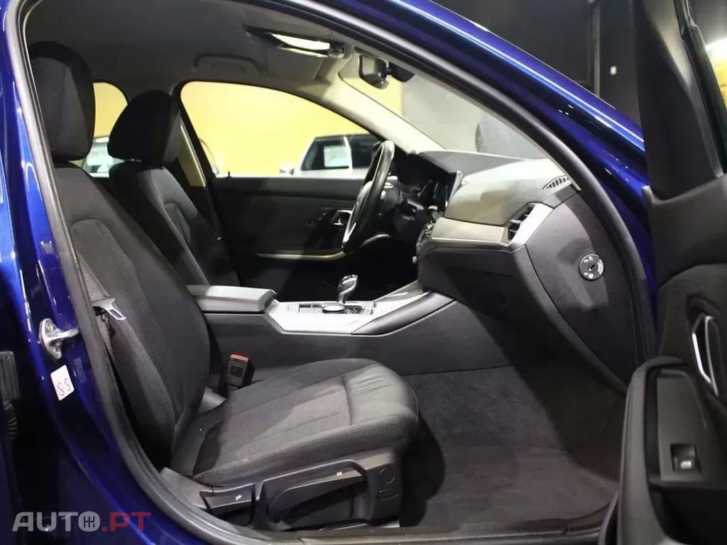 BMW 330 e Line Luxury Auto