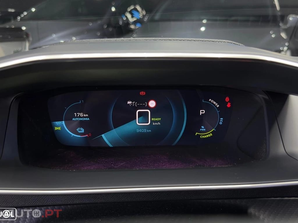 Peugeot E-2008 GT+