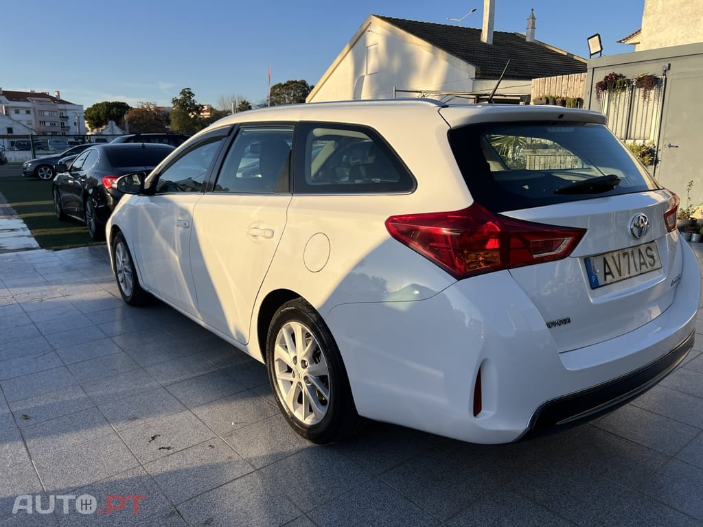 Toyota Auris 2.0 D-4D Comfort