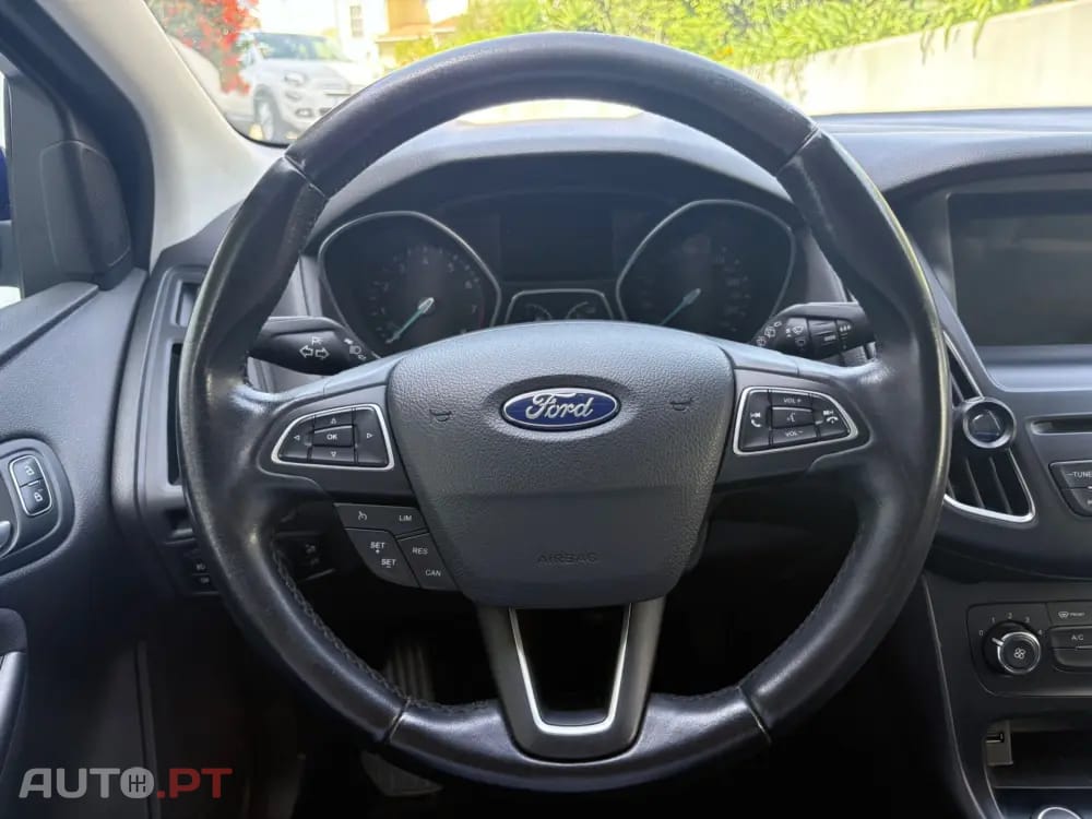 Ford Focus 1.0 EcoBoost S&S COOL&CONNECT DESIGN