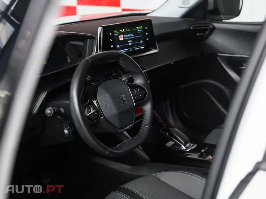 Peugeot E-2008 50 kWh Allure Pack