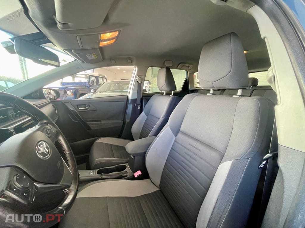 Toyota Auris 1.8 HSD Comfort