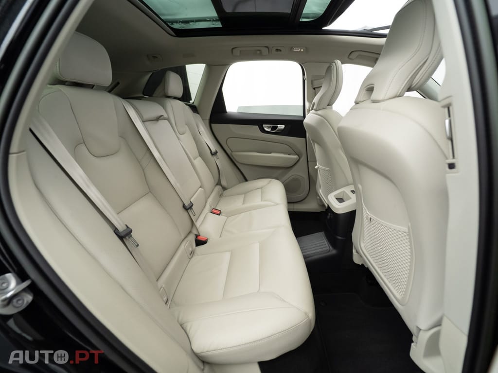 Volvo XC60 2.0 T6 PHEV Plus Bright AWD