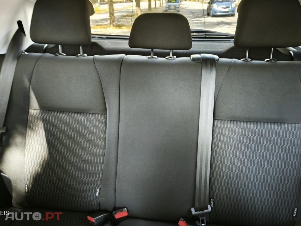 Peugeot 208 PureTech 82 Stop & Start Signature