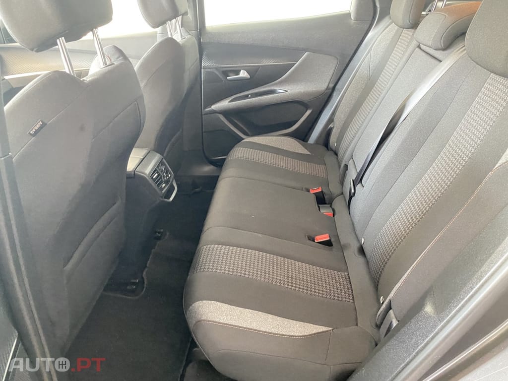 Peugeot 3008 PureTech 130 Stop & Start GPF EAT8 Active Pack