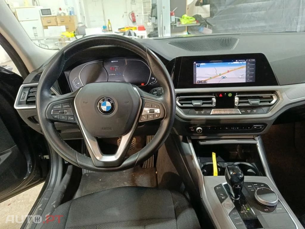 BMW 330 e Touring Corporate Edition Auto