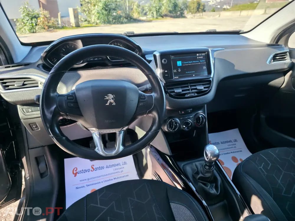 Peugeot 2008 1.2 PureTech Signature