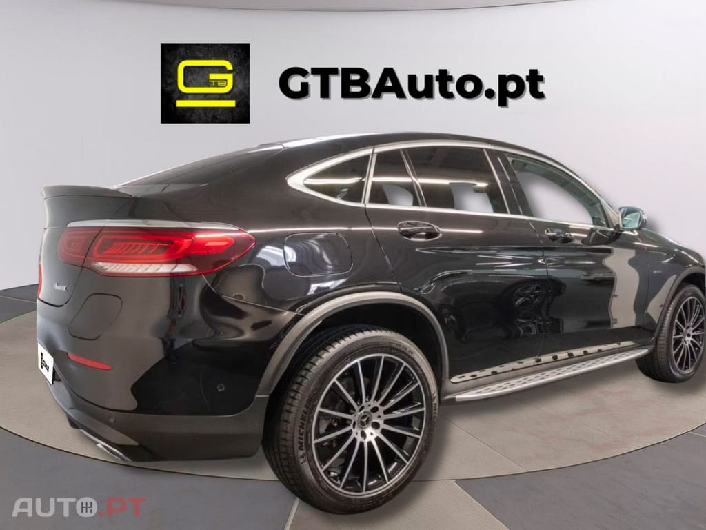 Mercedes-Benz GLC 300 I.V.A DEDUTIVEL de 4M AMG