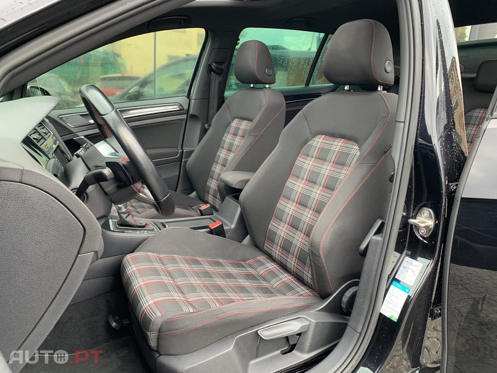 Volkswagen Golf 2.0 TSi GTi DSG Performance