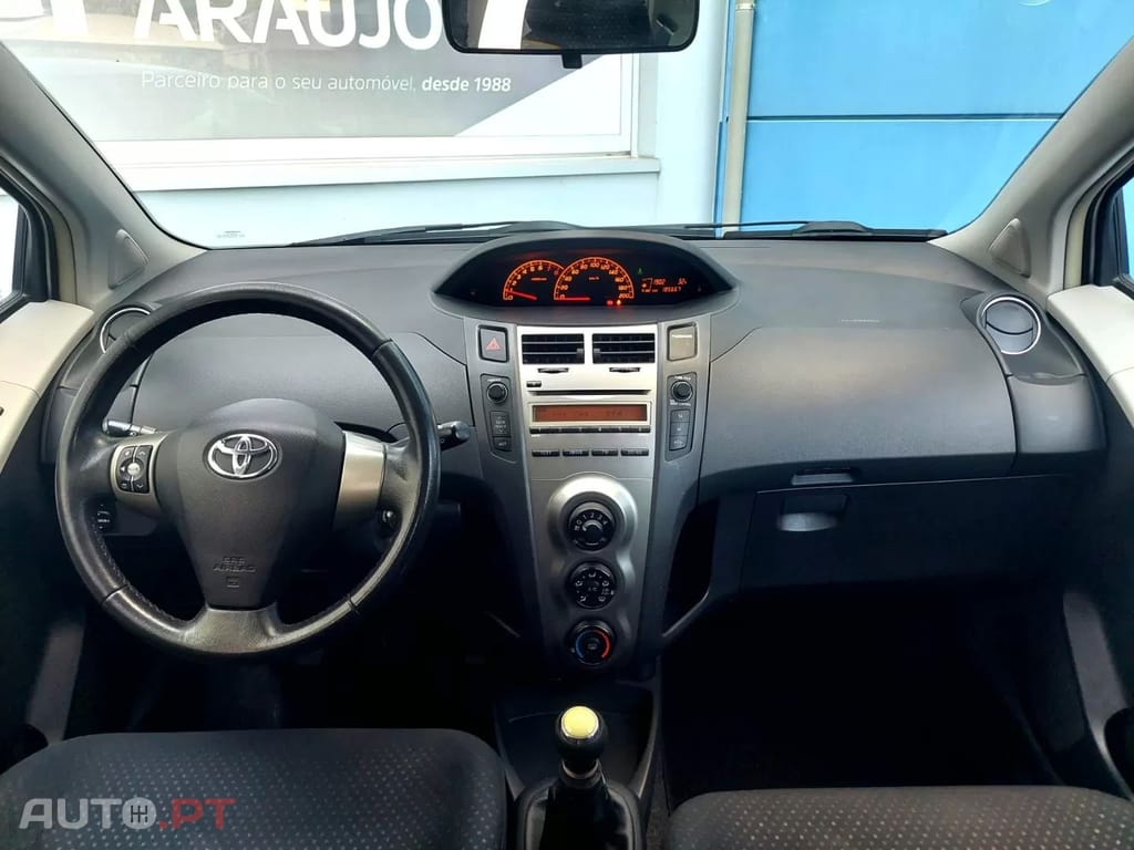 Toyota Yaris 1.0 VVT-i Comfort+AC