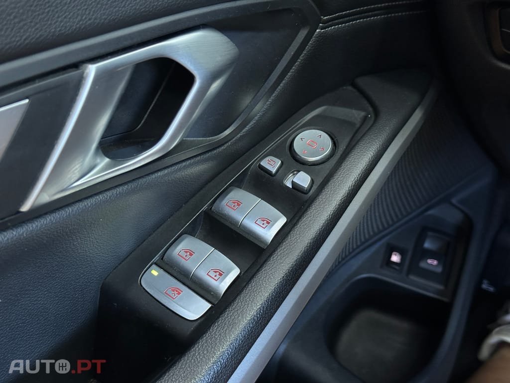 BMW 330 e Corporate Edition Auto — fotografia 16