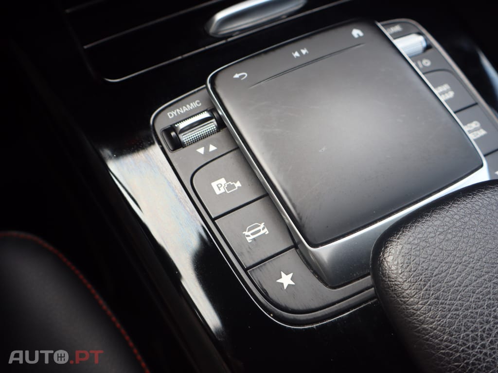 Mercedes-Benz CLA 180 d Shooting Brake AMG Premium Plus