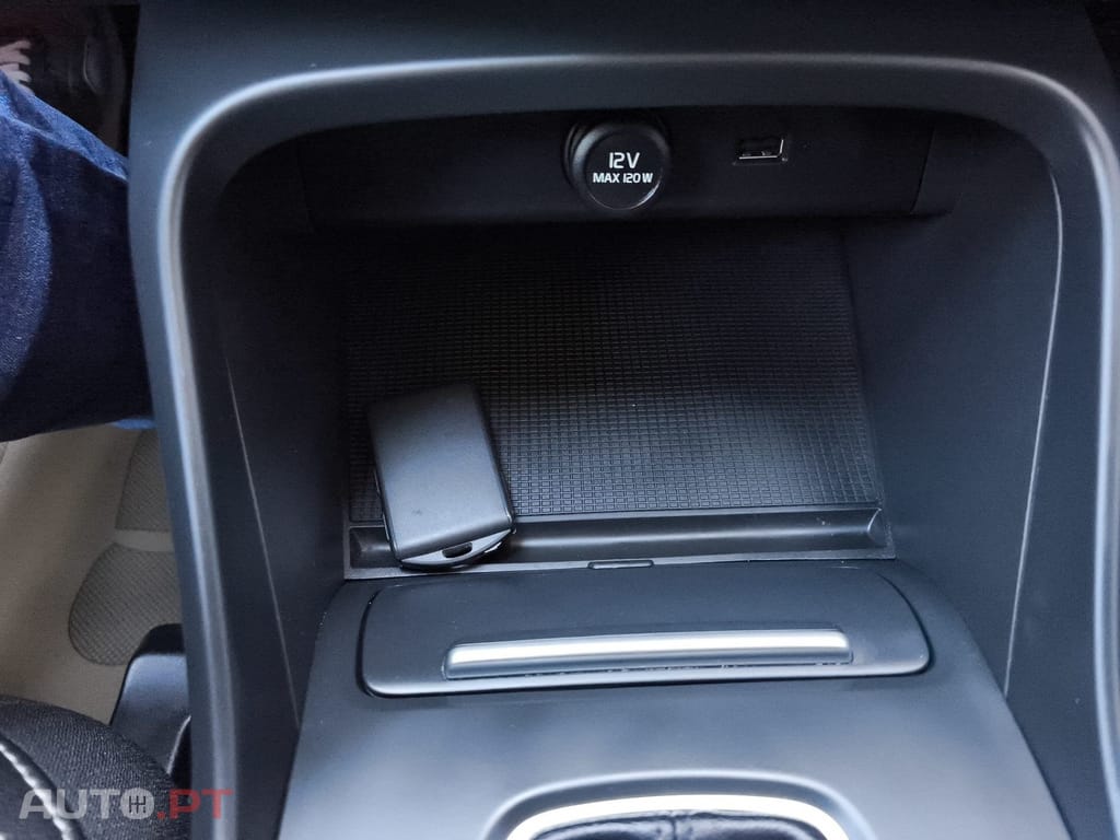 Volvo XC40 2.0 D3 Momentum Plus