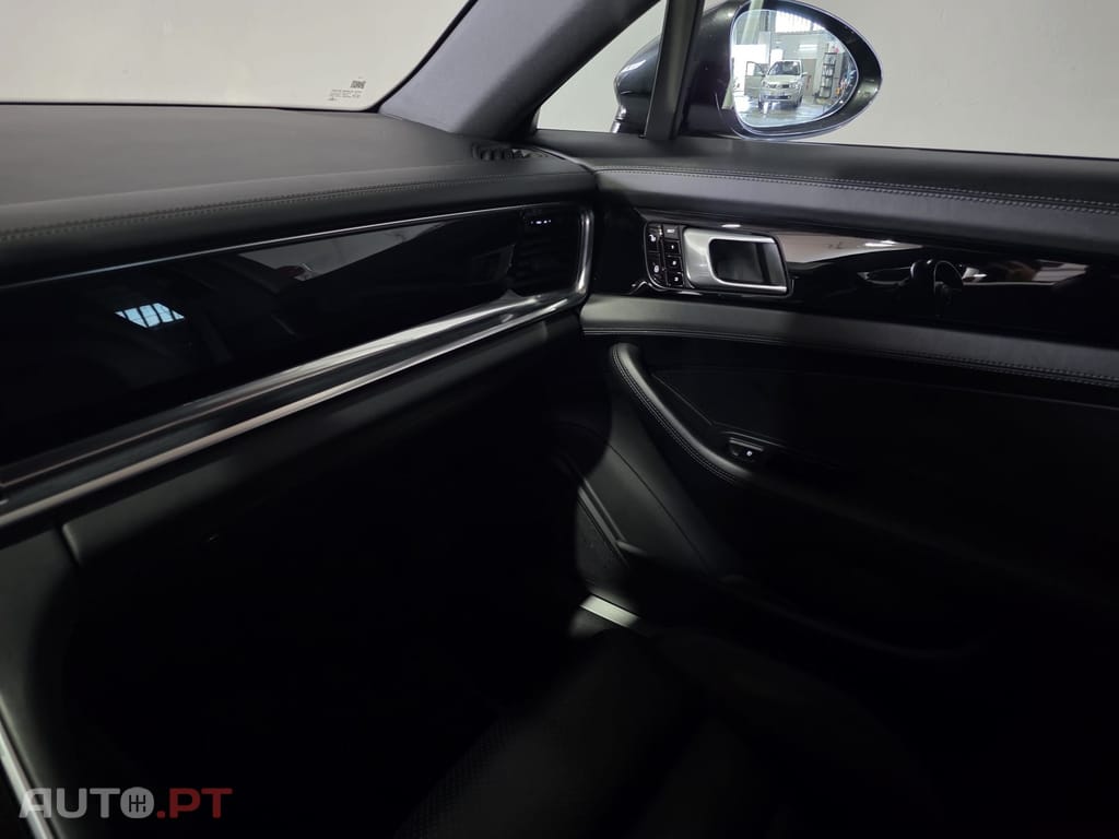 Porsche Panamera 4 E-Hybrid Executive