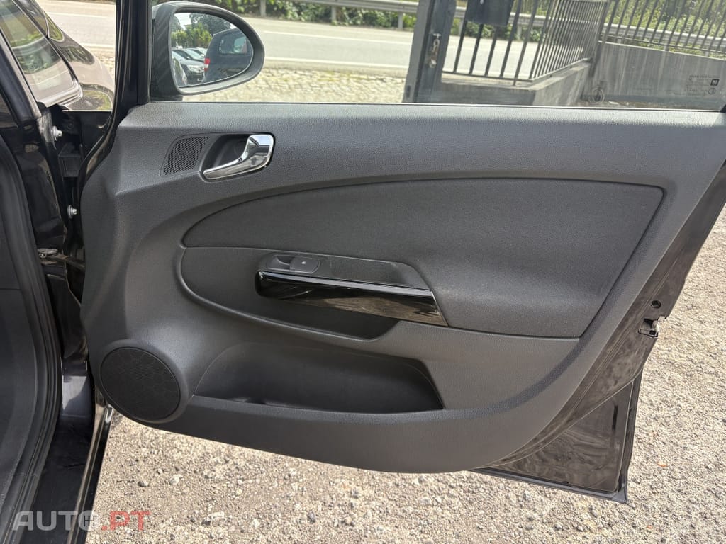 Opel Corsa 1.2 Enjoy