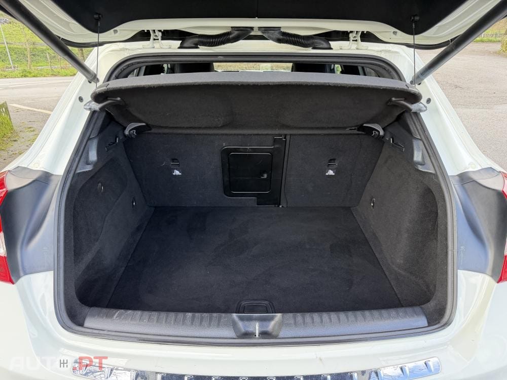 Mercedes-Benz GLA 180 d 7G-DCT Urban