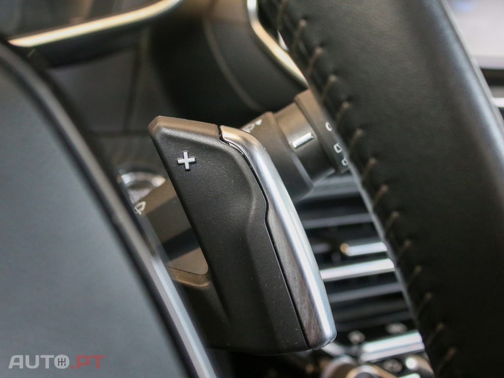 Peugeot 208 1.2 PureTech Allure EAT8